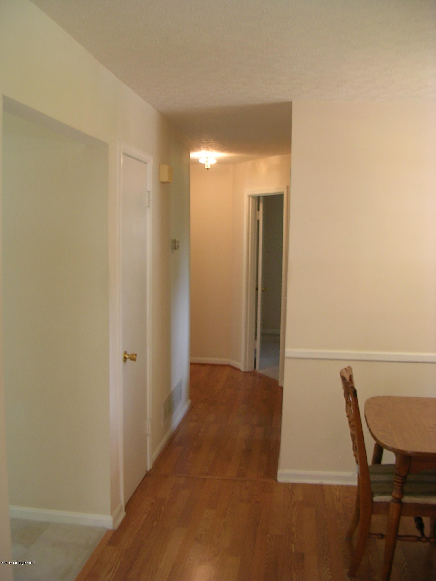 3512 Locklee Road Louisville, KY 40214 - Photo 9 of 21 7