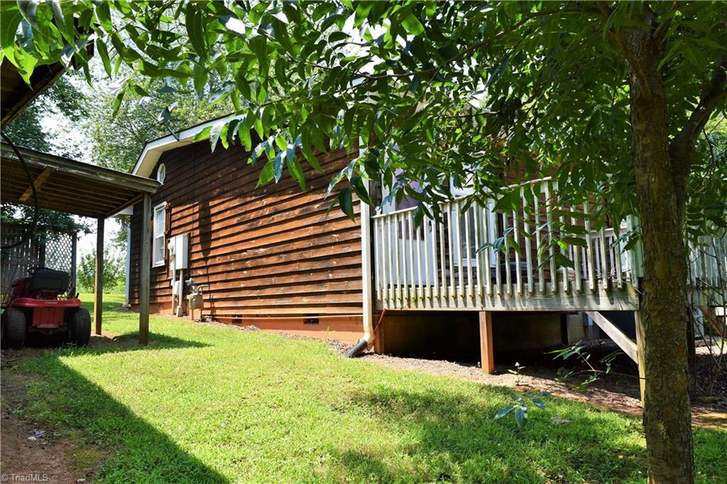 433 Bailey Road Madison, NC 27025 - Photo 22 of 30 Right side