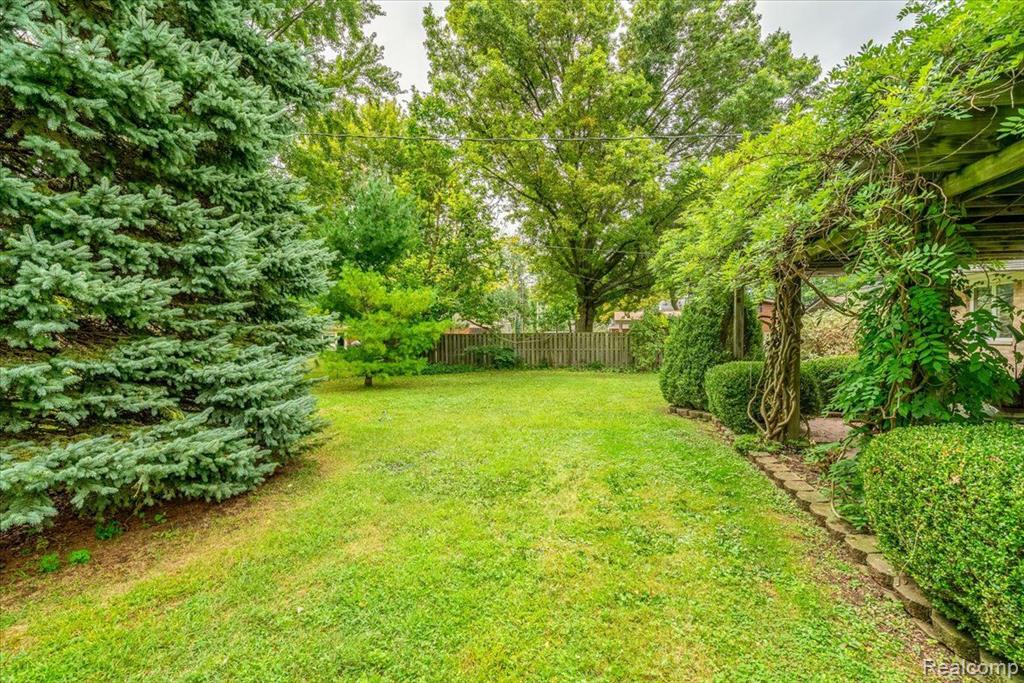 11519 Fisher Road Belleville, MI 48111 - Photo 34 of 47 Gallery Image 34