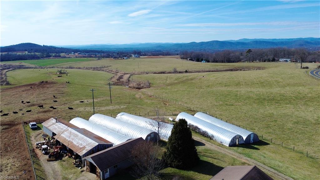 8621 Austin Traphill Road Elkin, NC 28621 - Photo 15 of 39