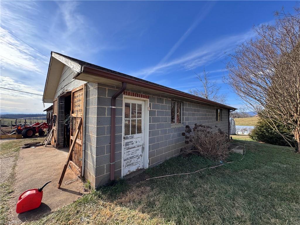 8621 Austin Traphill Road Elkin, NC 28621 - Photo 36 of 39