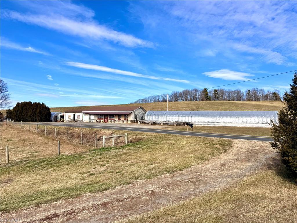 8621 Austin Traphill Road Elkin, NC 28621 - Photo 9 of 39