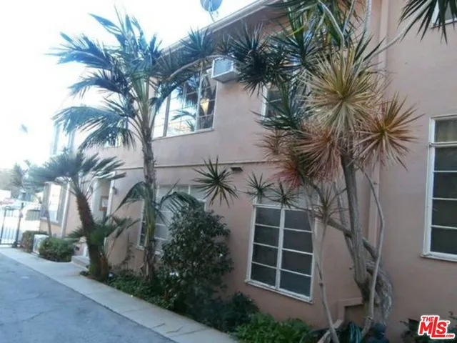 $2,200 | 1025 North San Vicente Boulevard, Unit 2, West Hollywood, CA 90069