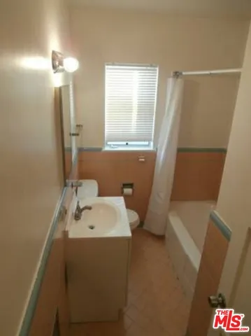 $2,200 | 1025 North San Vicente Boulevard, Unit 2, West Hollywood, CA 90069