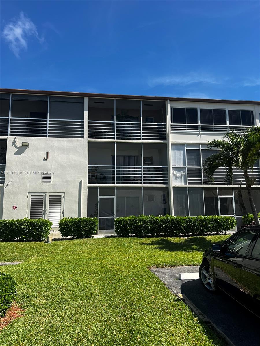 400 Mansfield I, Unit J Boca Raton, FL 33434 - Photo 39 of 40 Gallery Image 39