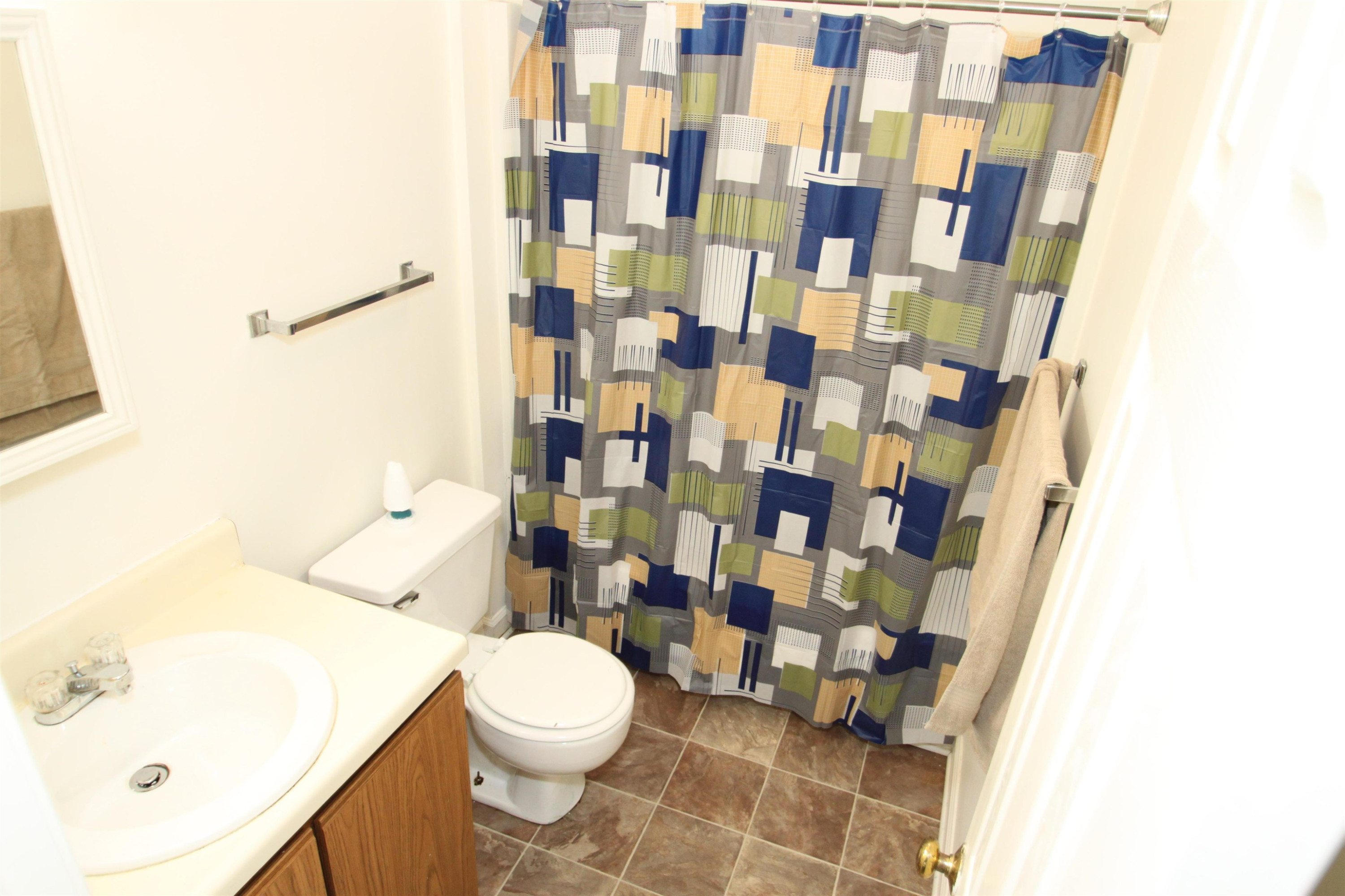 3537 Ivy Commons Drive, Unit 202 Raleigh, NC 27606 - Photo 28 of 51 Bath for Back Bedroom