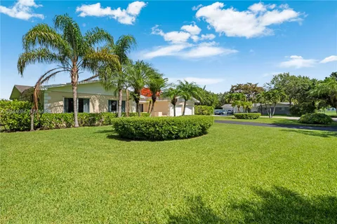 $895,000 | 18250 Southwest 88th Place, Palmetto Bay, FL 33157