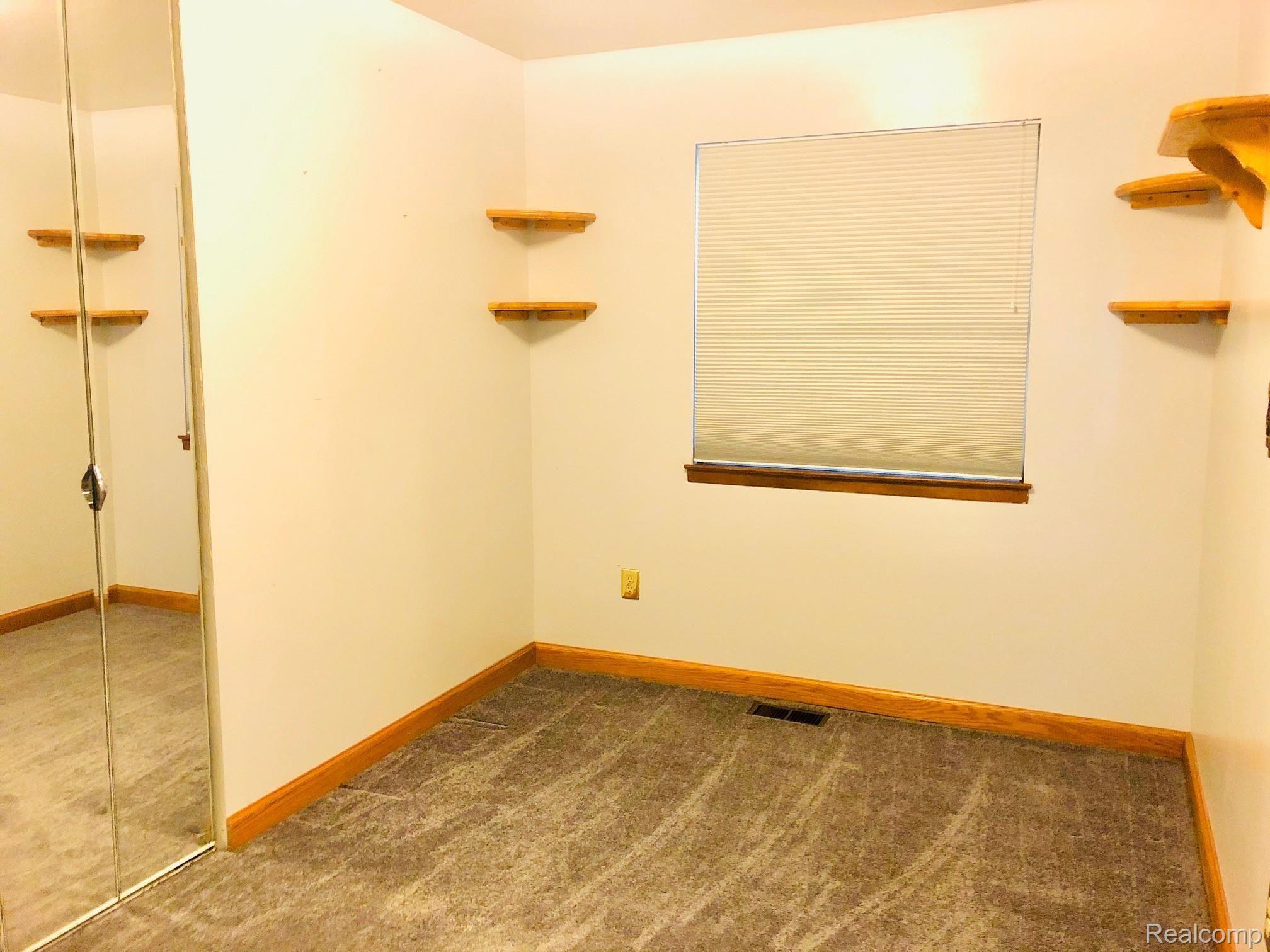4900 Ohara Road Carleton, MI 48117 - Photo 11 of 20 o bed 3.jpg