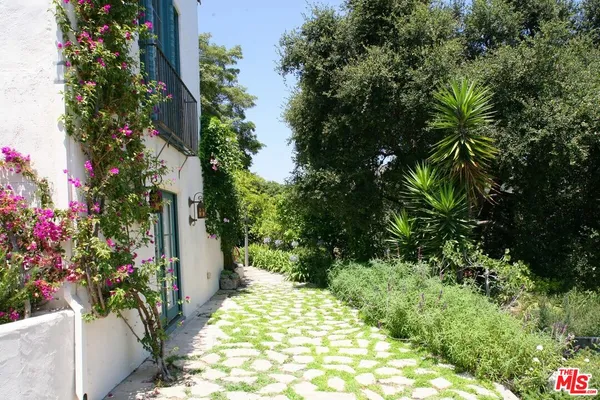 $15,400 | 2243 East Live Oak Drive, Los Angeles, CA 90068