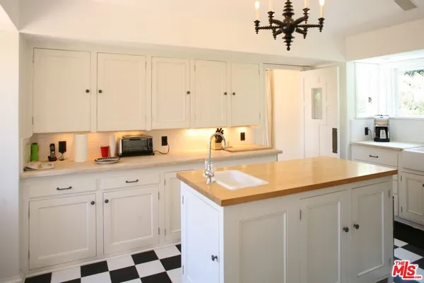 $15,400 | 2243 East Live Oak Drive, Los Angeles, CA 90068