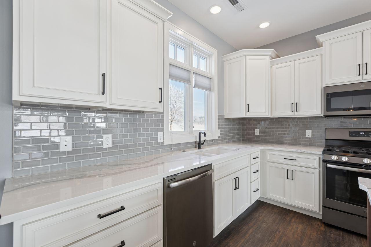 951 Cedar Avenue East Hector, MN 55342 - Photo 8 of 23