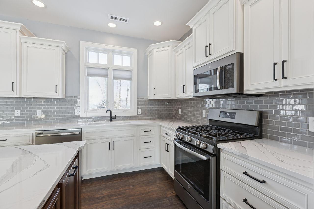 951 Cedar Avenue East Hector, MN 55342 - Photo 10 of 23