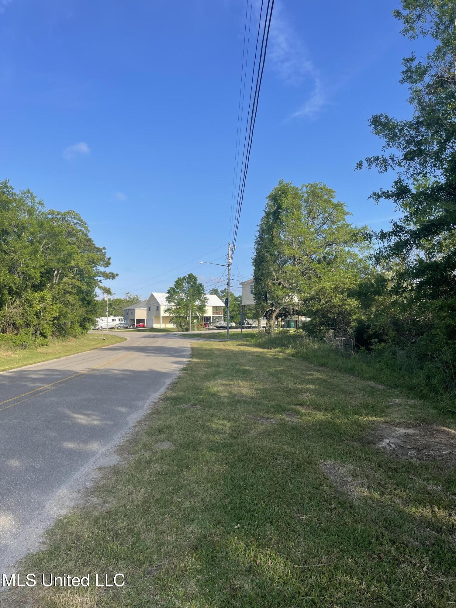 1743 Blue Meadow Road Bay St. Louis, MS 39520 - Photo 5 of 14 IMG_7205