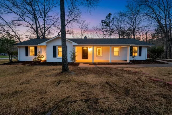$425,000 | 2049 Surrey Lane Northeast, Roanoke, VA 24012
