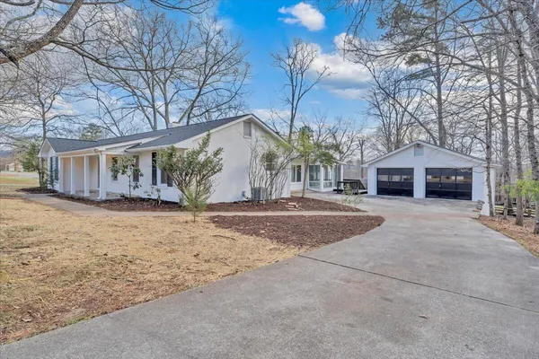 $425,000 | 2049 Surrey Lane Northeast, Roanoke, VA 24012