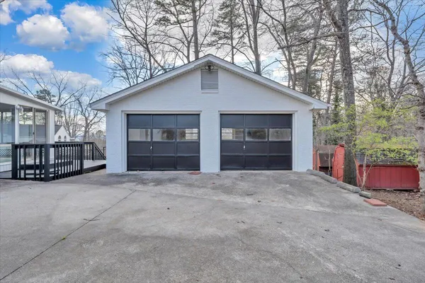 $399,000 | 2049 Surrey Lane Northeast, Roanoke, VA 24012