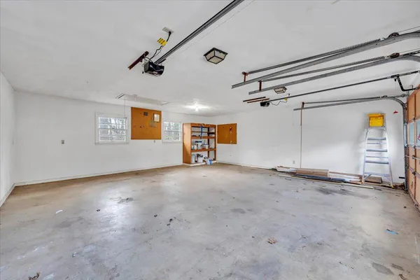 $399,000 | 2049 Surrey Lane Northeast, Roanoke, VA 24012