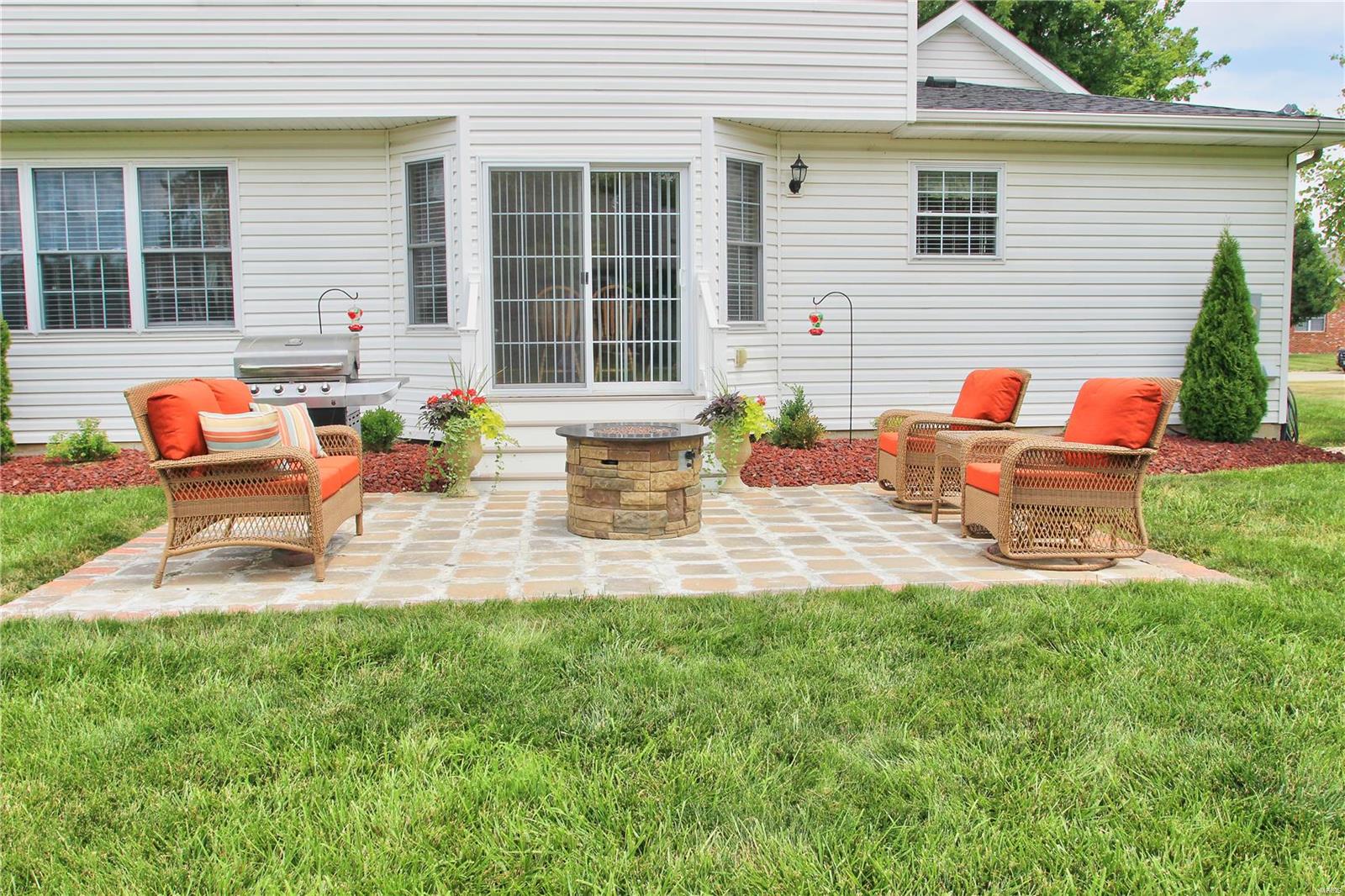 345 Ratz Drive Granite City, IL 62040 - Photo 3 of 29 Gallery Image 3