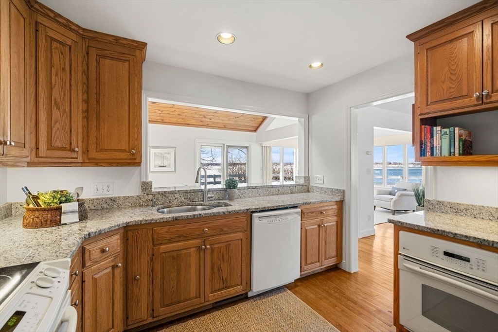 21 Kenneth Road Marblehead, MA 01945 - Photo 14 of 40