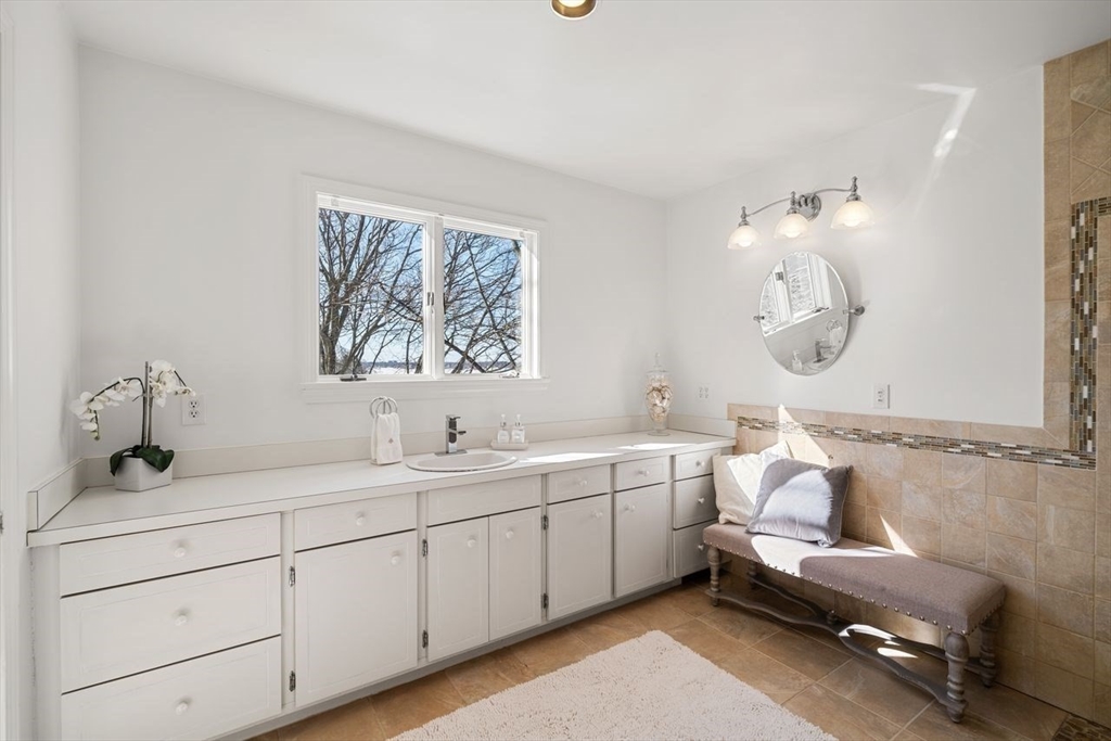 21 Kenneth Road Marblehead, MA 01945 - Photo 17 of 40