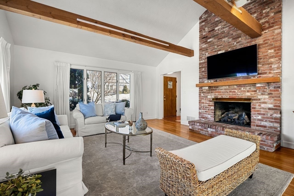 21 Kenneth Road Marblehead, MA 01945 - Photo 4 of 40