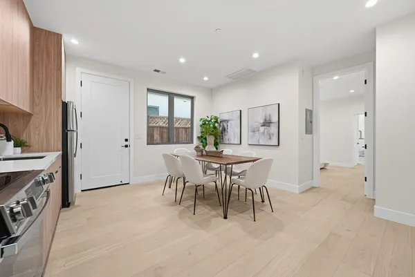 $3,688,950 | 488 Oak Court, Menlo Park, CA 94025