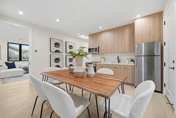 $3,688,950 | 488 Oak Court, Menlo Park, CA 94025