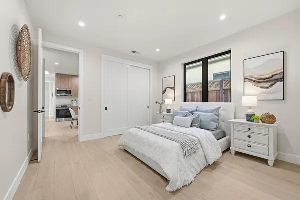 $3,688,950 | 488 Oak Court, Menlo Park, CA 94025