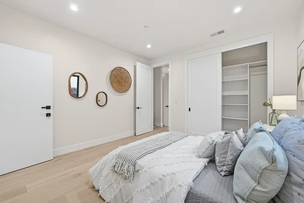 $3,688,950 | 488 Oak Court, Menlo Park, CA 94025