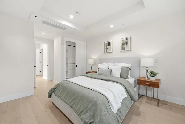 $3,688,950 | 488 Oak Court, Menlo Park, CA 94025