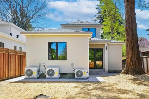 $3,688,950 | 488 Oak Court, Menlo Park, CA 94025