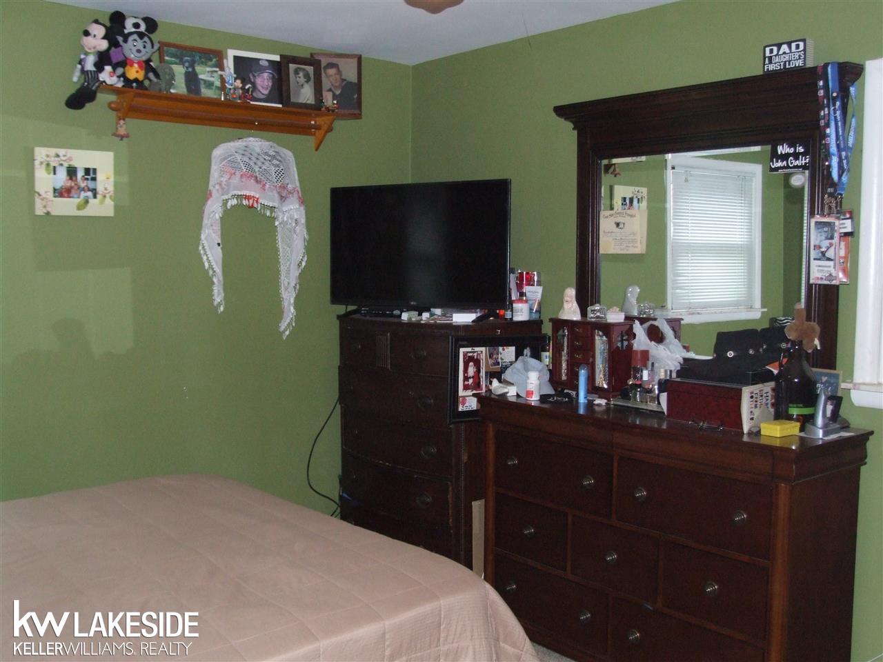 238 Ewell Street Romeo, MI 48065 - Photo 6 of 8 31333175-5.JPG
