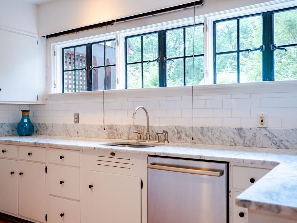 108 Colony Road Longmeadow, MA 01106 - Photo 4 of 33 Gallery Image 4