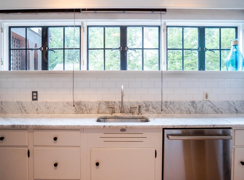 108 Colony Road Longmeadow, MA 01106 - Photo 6 of 33 Gallery Image 6