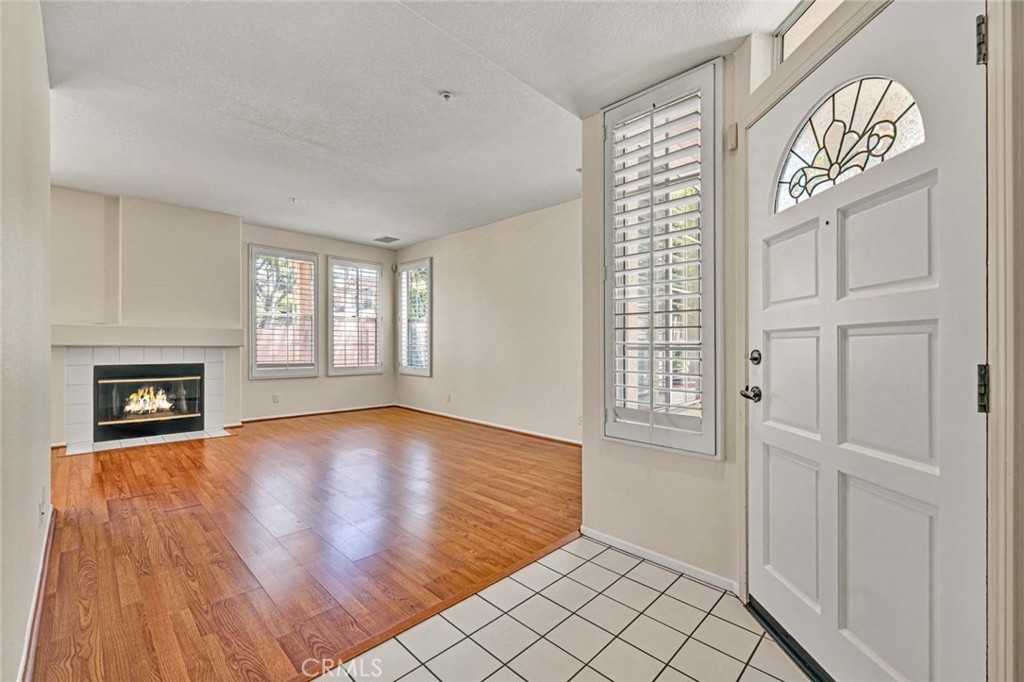 2315 Cascade Tustin, CA 92782 - Photo 4 of 56