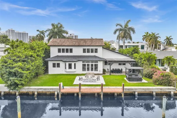 $3,825,000 | 472 Sunset Drive, Hallandale Beach, FL 33009