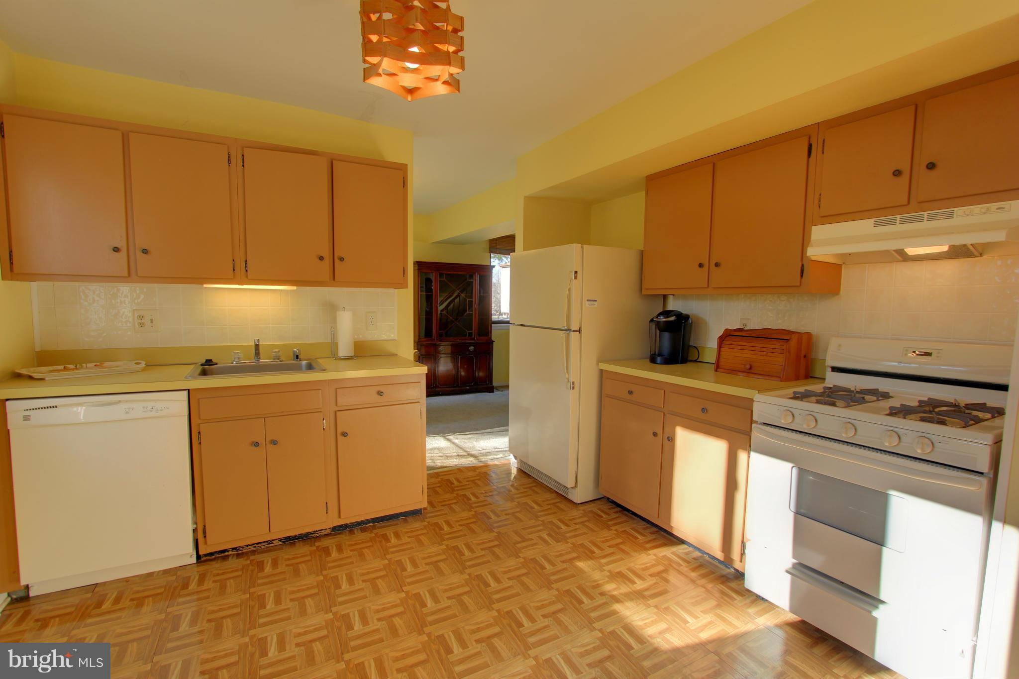 9636 Rocksparkle Row Columbia, MD 21045 - Photo 12 of 30 Kitchen