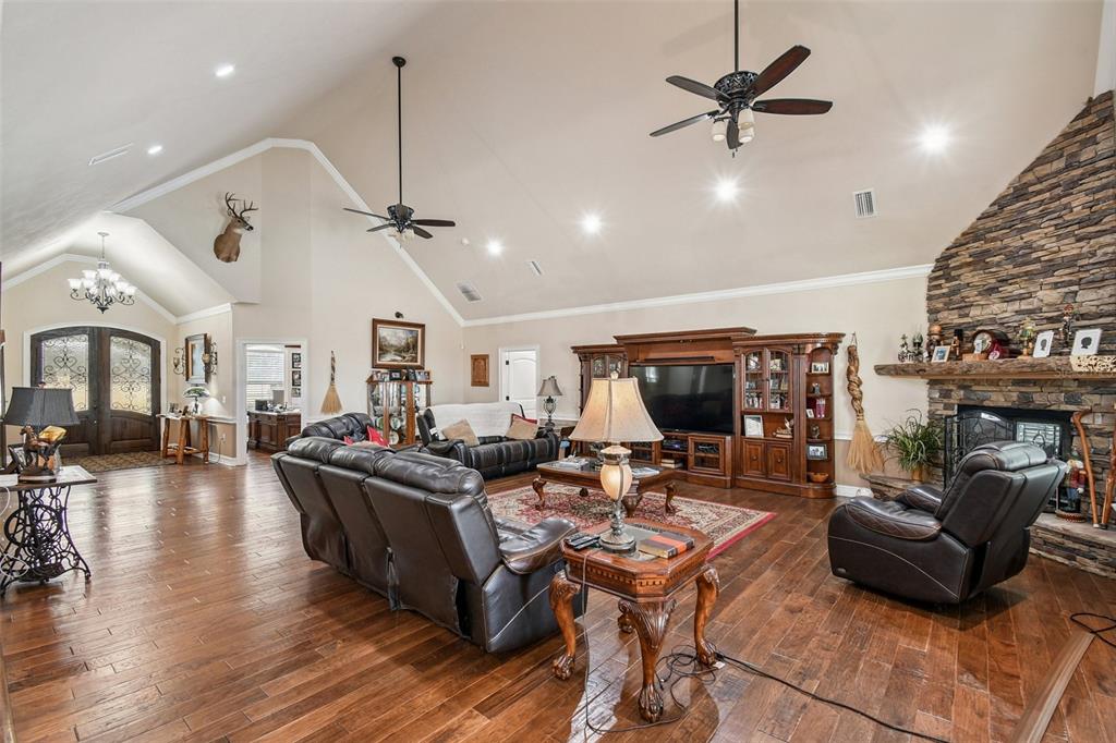4107 Southwest State Road 45 Newberry, FL 32669 - Photo 99 of 100 a living room with furniture