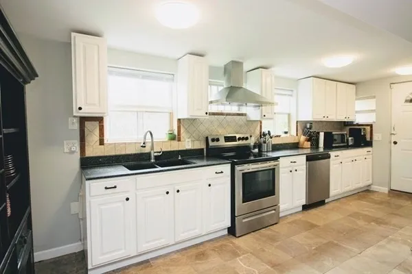 $2,500 | 111 Lakewood Street, Worcester, MA 01603