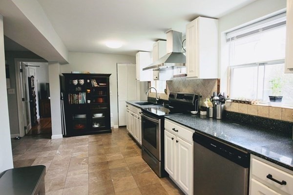 111 Lakewood Street Worcester, MA 01603 - Photo 4 of 15