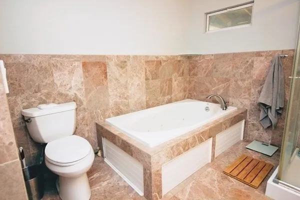 $2,500 | 111 Lakewood Street, Worcester, MA 01603