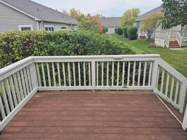 $325,000 | 1622 Captiva Drive, Aurora, IL 60504