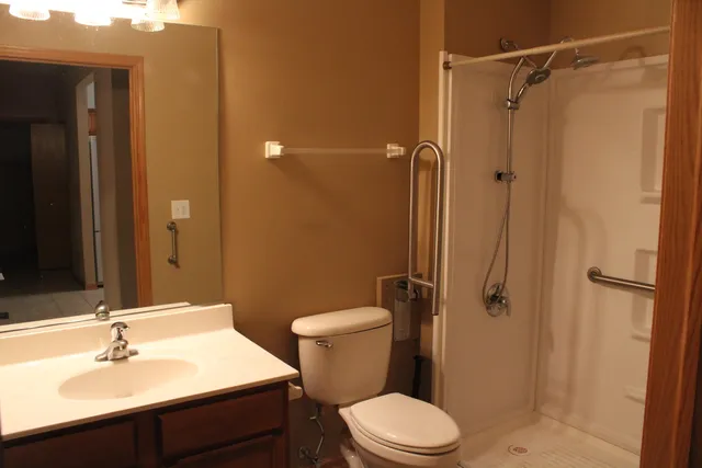 $325,000 | 1622 Captiva Drive, Aurora, IL 60504