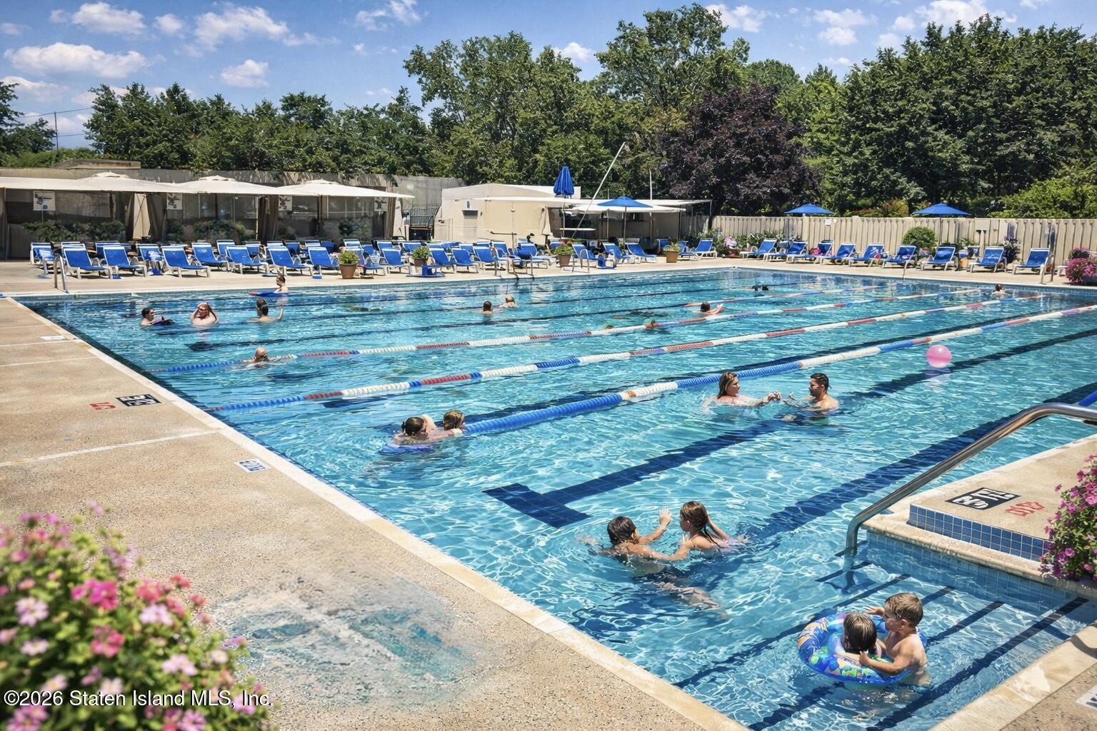 120 Devon Loop, Unit 6 Staten Island, NY 10314 - Photo 18 of 19 a outdoor view with a sitting space