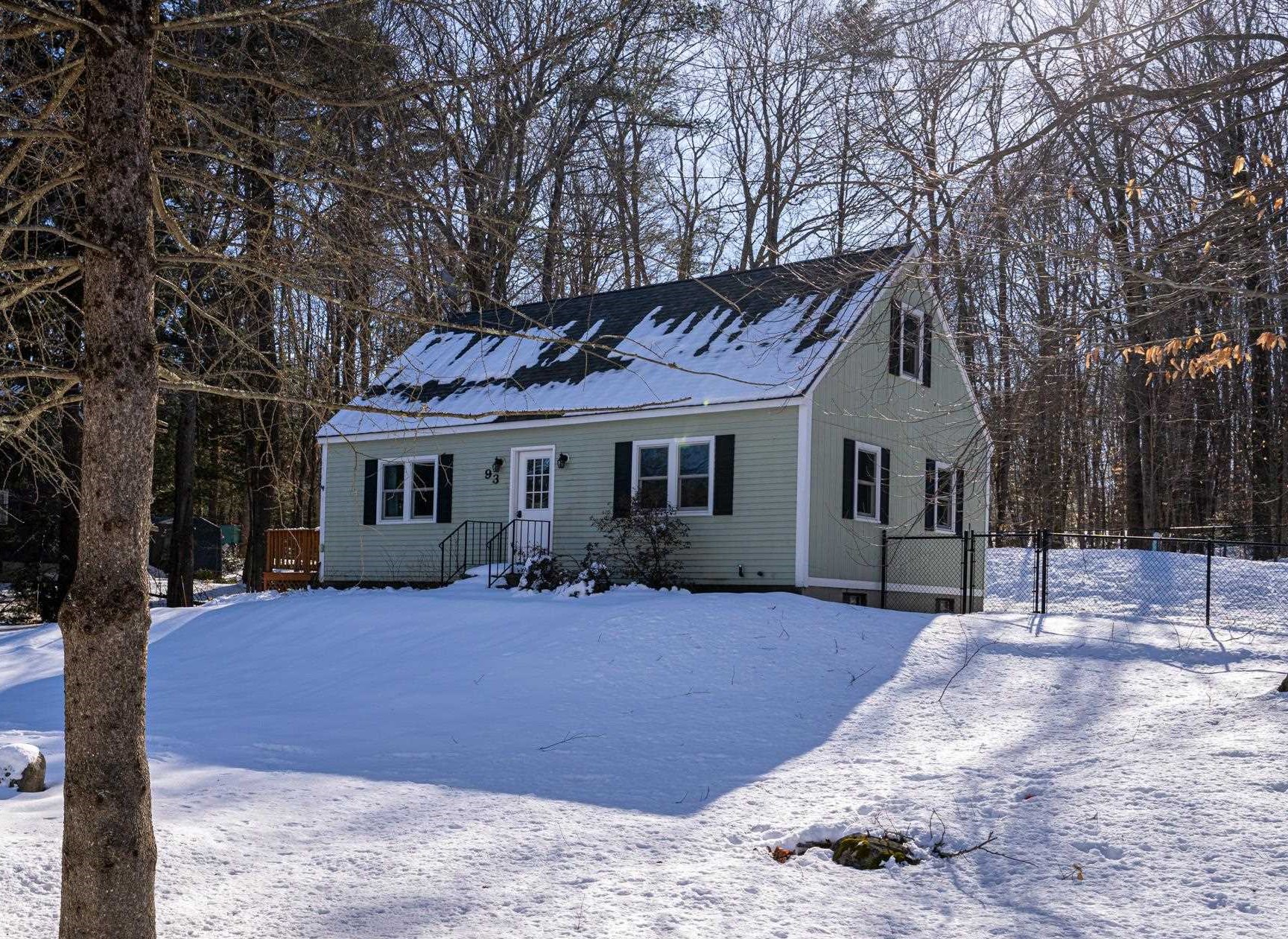 93 Varney Road Barnstead, NH 03225 - Photo 2 of 28