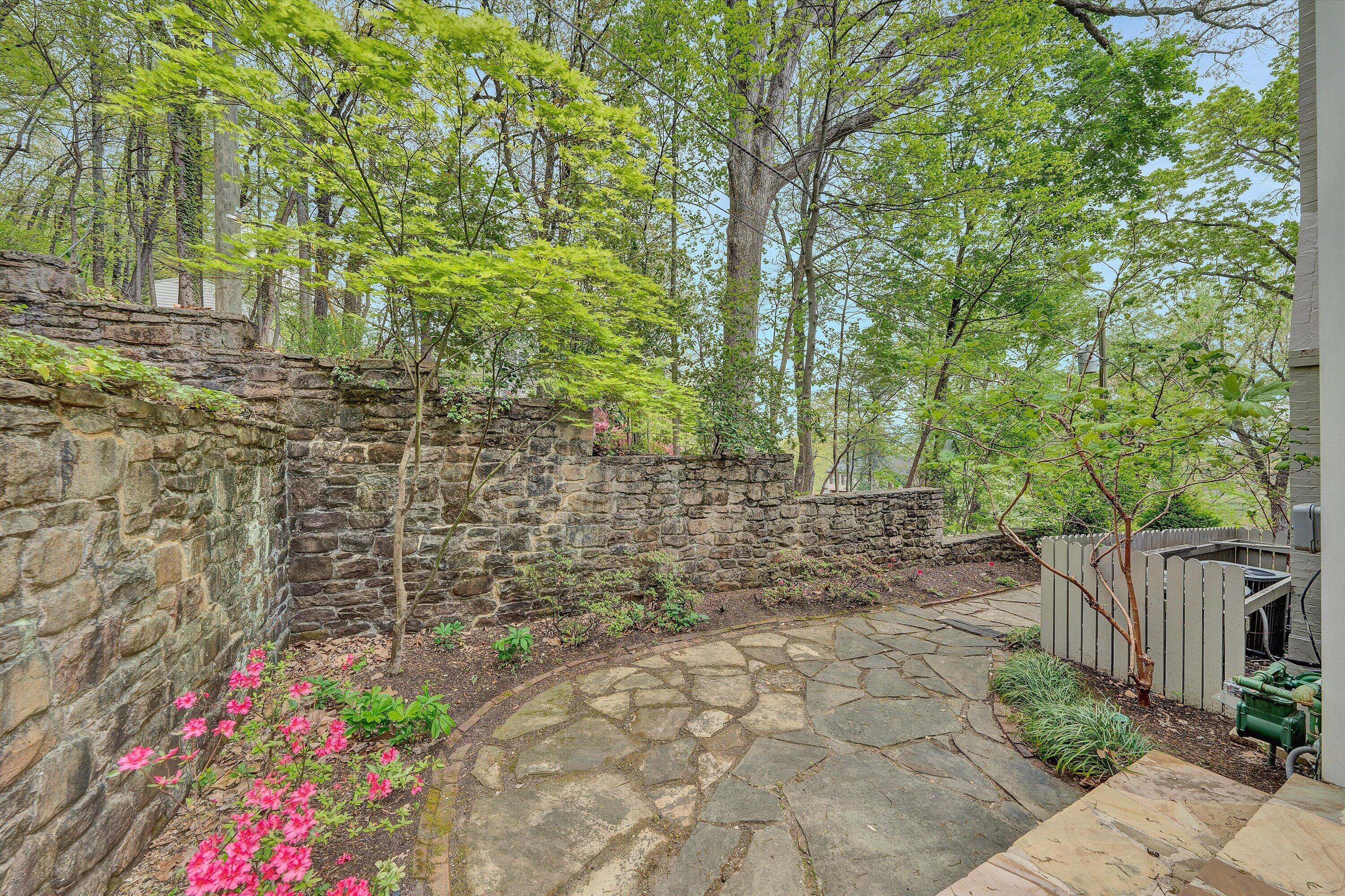 2438 Robin Hood Road Southeast Roanoke, VA 24014 - Photo 62 of 81 62-DSC00268