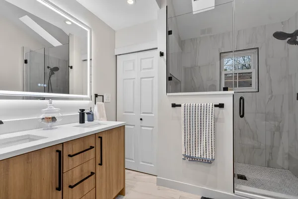 $450,000 | 4608 Hawthorne Avenue, Lyons, IL 60534