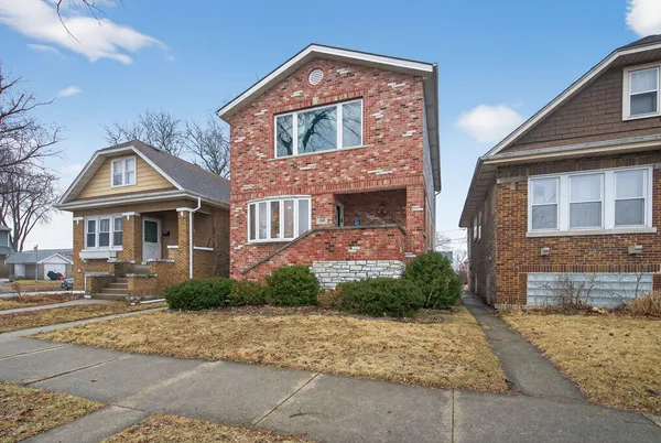 $450,000 | 4608 Hawthorne Avenue, Lyons, IL 60534