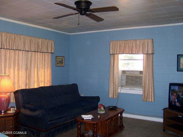 243 Gillikin Road Beaufort, NC 28516 - Photo 5 of 6 living room