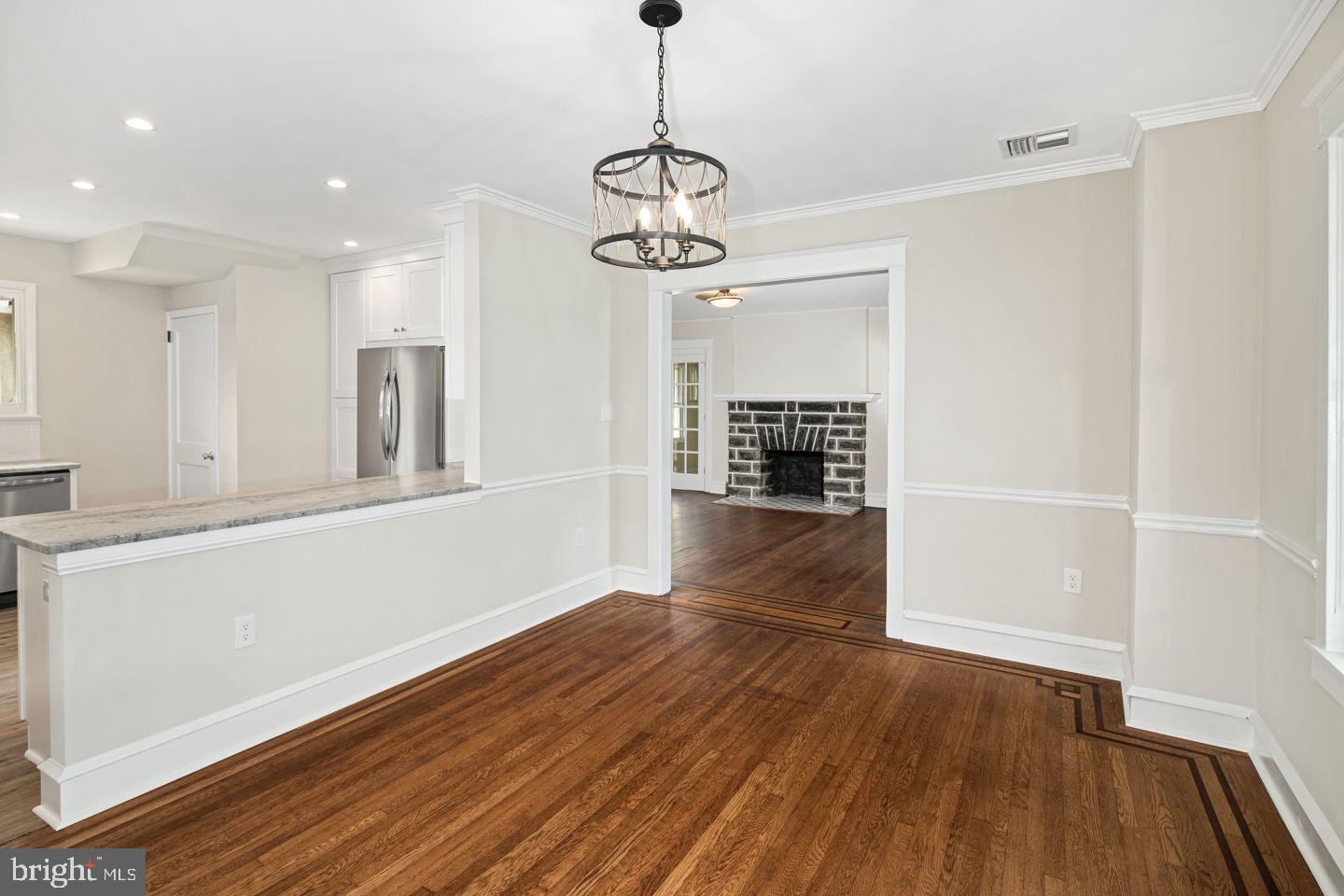 35 Princeton Road Havertown, PA 19083 - Photo 11 of 34 OPEN CONCEPT DINING/BREAKFAST ROOM